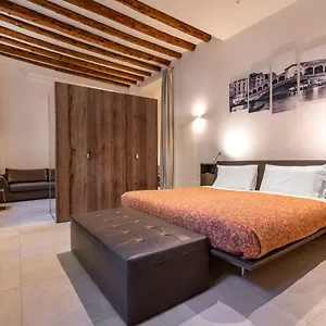suite-dei-greci.hotelinveneto.com/